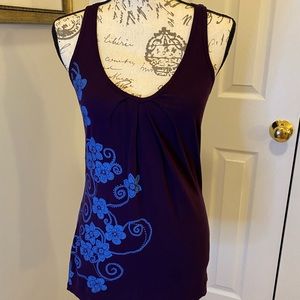 GAP eggplant floral tank top  size M. Excellent condition.
